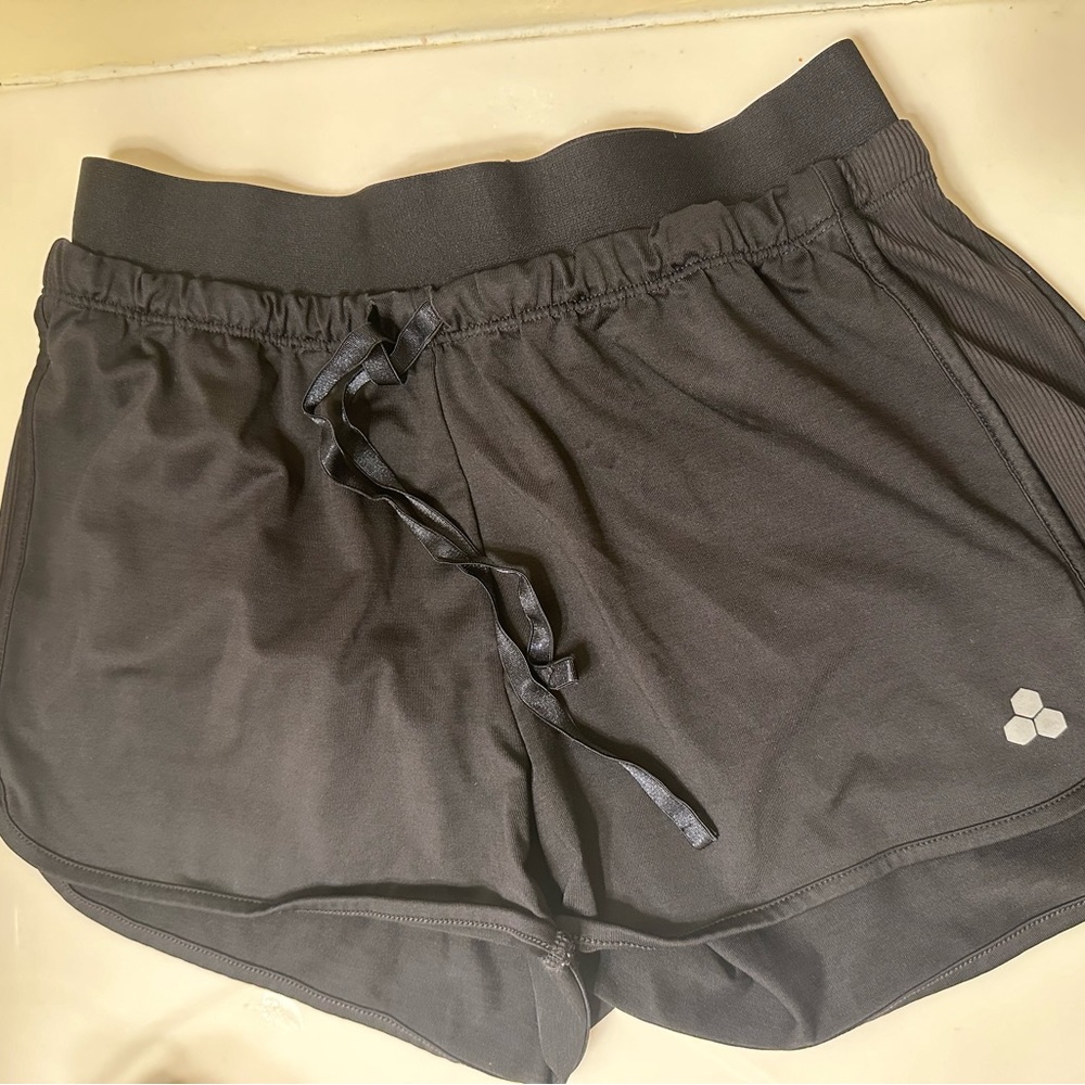 Comfy athletic shorts with tie
